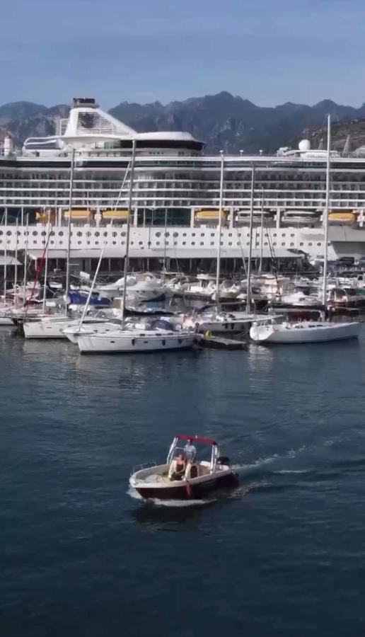 فيلا Glam House & Boat ساليرنو المظهر الخارجي الصورة